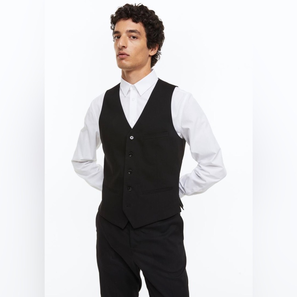 H&M Black vest perfect to make your suit a 3 piece.